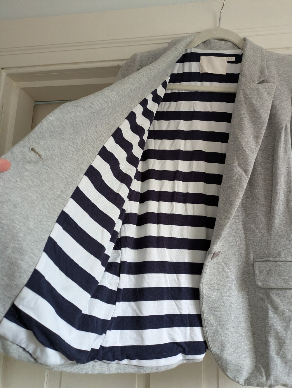 Lush Gray Knit Blazer w/ Navy & White Striped Lining, 3/4 Sleeves- L - Picture 3 of 6